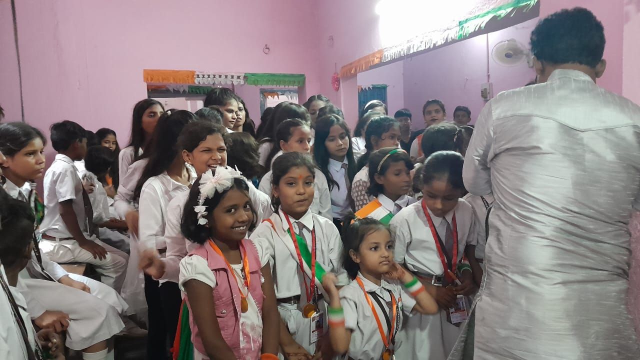 Image to be shown here